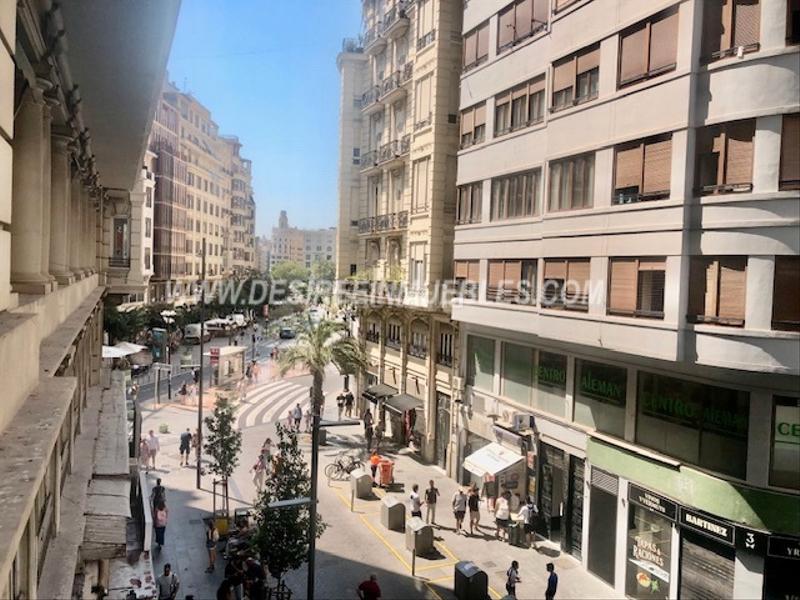 Foto e04be378-d2d8-40a4-8bfc-8221752ae561. Piso maria cristina en El Mercat Valencia