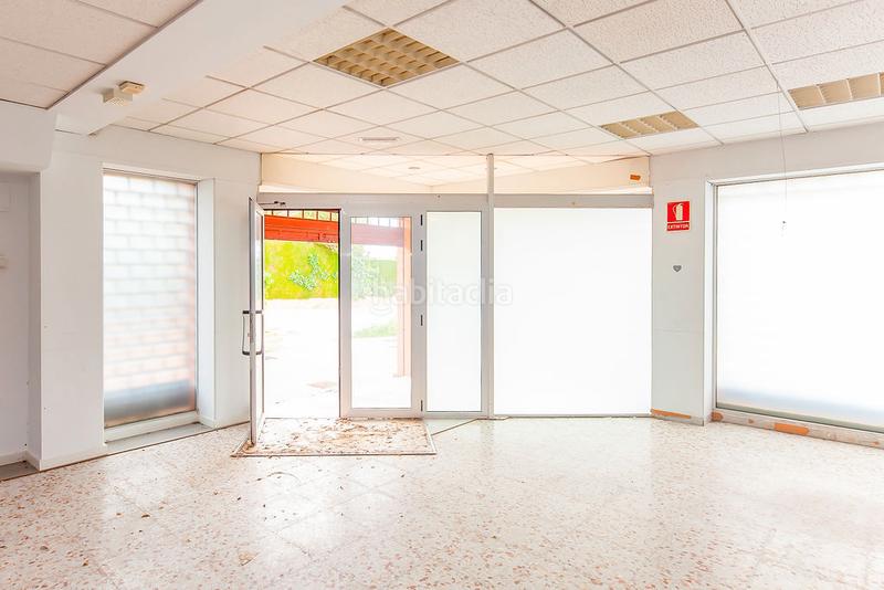 Foto c230d546-a093-4f79-9e91-167435141327. Local comercial en carrer gafarró 25 san antonio de benageber en San Antonio de Benagéber