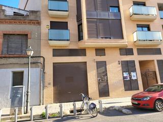 Local commercial à Carrer del campament 83. Campamento