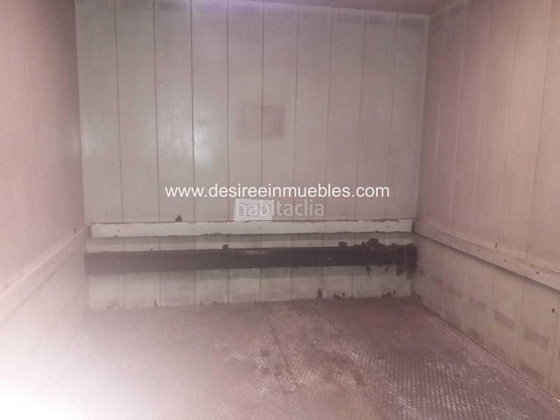 Foto ceab9b83-29a1-43d7-a1c4-f0531f621390. Parking coche en El Mercat Valencia