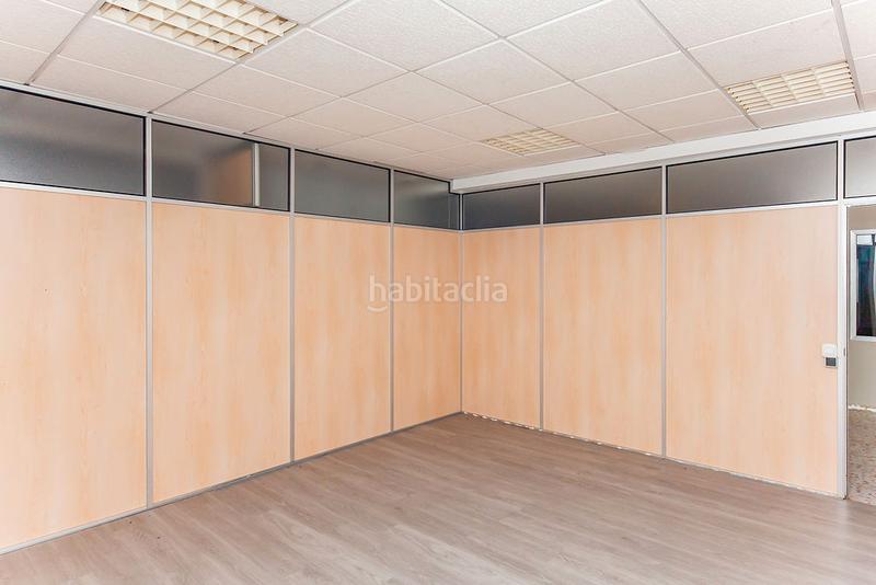 Foto 013768f5-d8a0-4263-857b-edcad26077b2. Location local commercial dans San Antonio de Benagéber