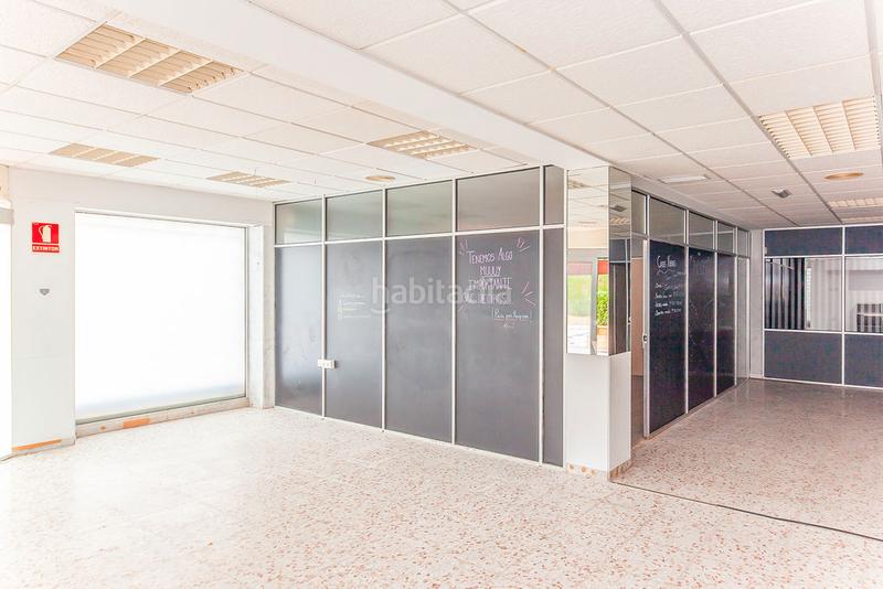 Foto 55b8a088-fb9b-498e-b5a9-485f6d798074. Location local commercial dans San Antonio de Benagéber
