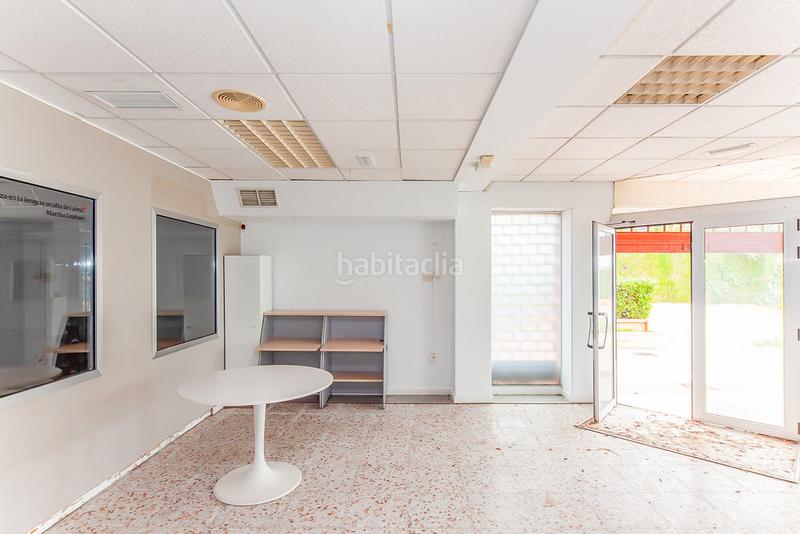 Foto cb0302a4-8401-4e3d-9ecc-1383a5e11bd5. Location local commercial dans San Antonio de Benagéber