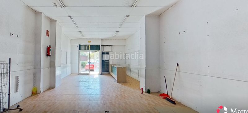 Foto f2e9d63f-6bd9-4a34-bcaa-c2ae0a91222f. Local comercial a Ciutat Universitaria Valencia