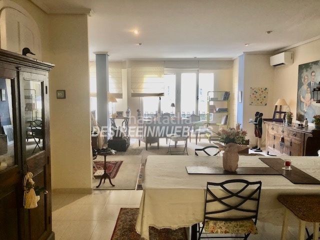 Foto b46e85e0-33ca-4c6e-b95c-252154ff23f3. Pis a El Mercat Valencia