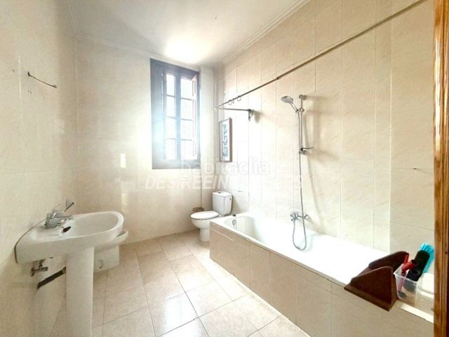 Foto aac76f12-dfe8-420a-93e7-337b69cb3b8b. Casa amb calefacció aparcament a Rocafort