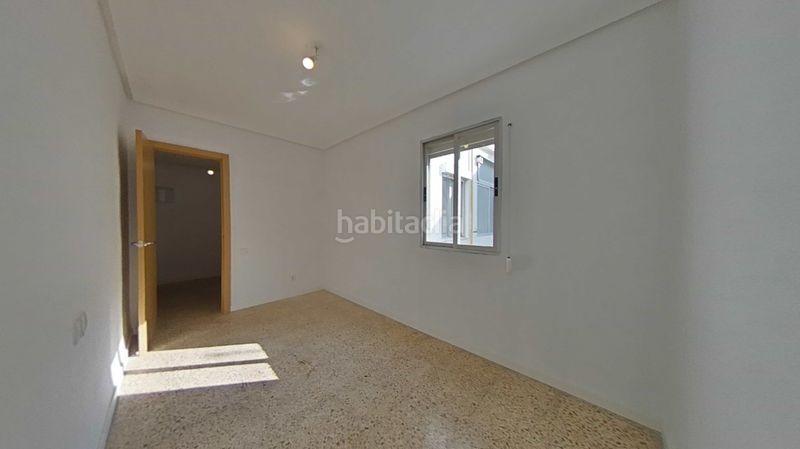 Foto 2ca7a5a8-4343-45bb-bf74-a20d7ba33b5c. Pis a Torrefiel Valencia