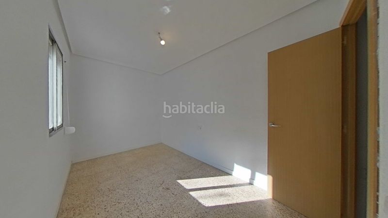Foto c54ff7f2-63c9-40bd-80fa-c73d7d09cdb5. Pis a Torrefiel Valencia