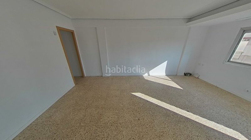 Foto f7b40ca9-ae6c-4fa2-b312-b405984c8c39. Pis a Torrefiel Valencia