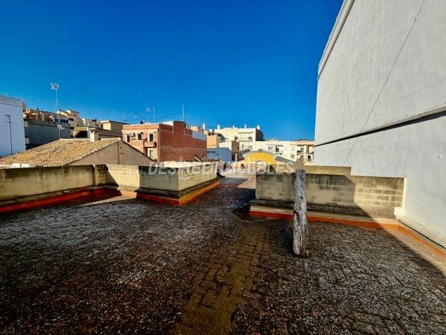 Foto 2d00db43-14c6-42b2-9dfa-9b58e990d9a9. Edificio benimamet en Benimàmet Valencia