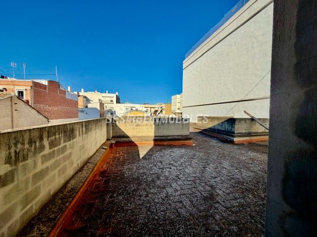 Foto 6ff5c31f-f1a1-4f84-8124-c86e3183d09f. Edificio benimamet en Benimàmet Valencia