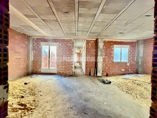 Foto bf09786d-b377-43a4-b547-d8092f115f0e. Edificio benimamet en Benimàmet Valencia