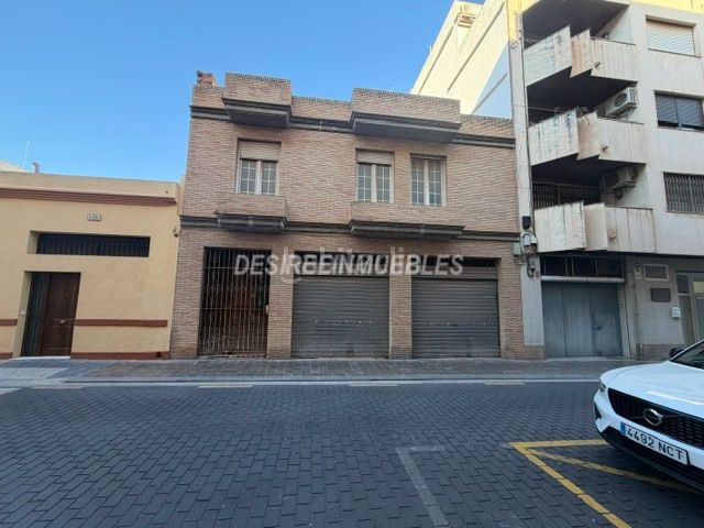 Foto c88605ab-c969-420d-b844-e423248be569. Edificio benimamet en Benimàmet Valencia