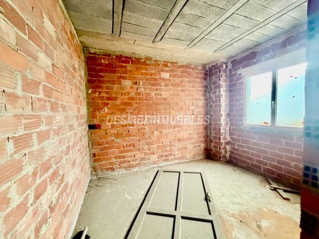 Foto ce3efcca-eda9-48f3-8929-805dd0d8fcd3. Edificio benimamet en Benimàmet Valencia