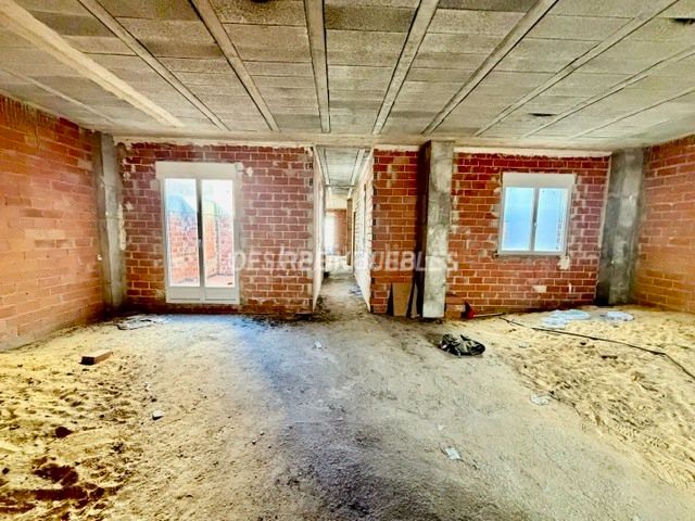 Foto f3510992-dcf4-420b-9eb8-8836949e3977. Edificio benimamet en Benimàmet Valencia