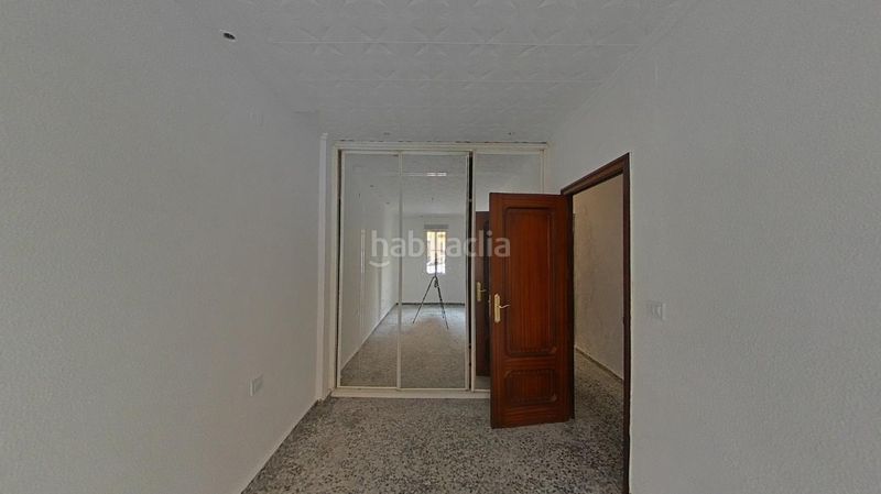 Foto 03019317-cb67-4783-88a0-08eb9fb46258. Planta baixa a Natzaret Valencia