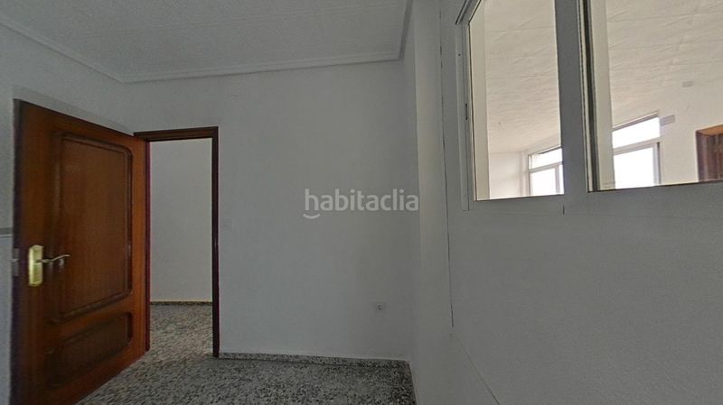 Foto 8753ea32-ab60-4705-bc6c-19854a7a4bd1. Planta baixa a Natzaret Valencia
