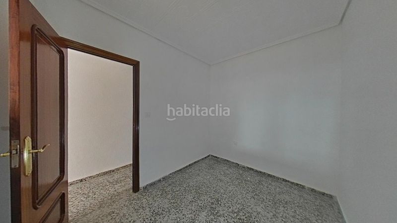 Foto a04b20f5-45ca-4200-92f4-1dcf29754ebf. Planta baixa a Natzaret Valencia