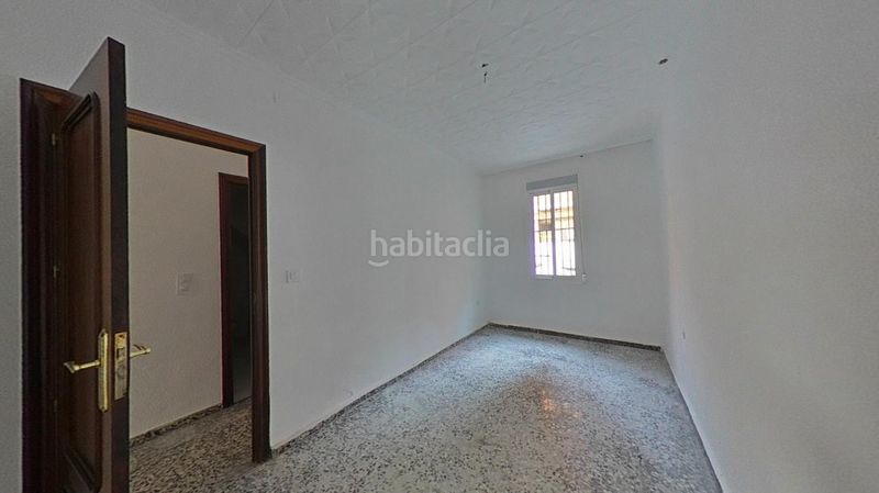 Foto a663144d-d0ac-47cf-84f4-f22cb622588f. Planta baixa a Natzaret Valencia