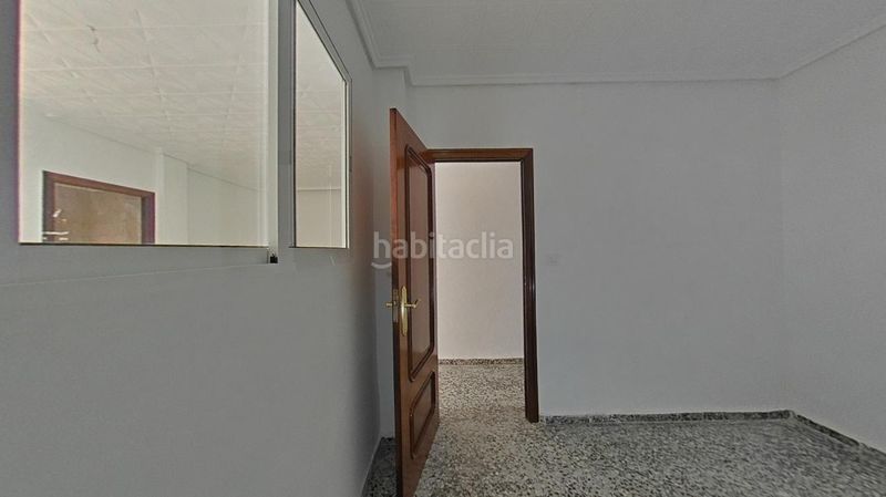 Foto ea52365a-8fbb-417d-8cea-b34543f5b0cc. Planta baixa a Natzaret Valencia