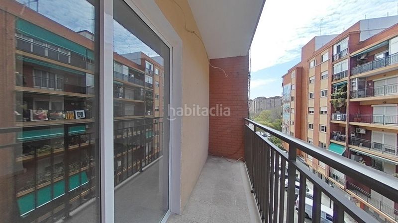 Foto c24c882b-0e45-42ff-b331-ad74a23e6c28. Pis a Mont Olivet Valencia
