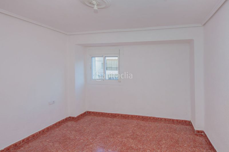 Foto c0fb2a54-35c5-4e36-b3c2-1d08969f7bb6. Pis a Nou Moles Valencia