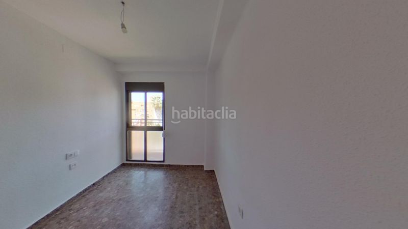 Foto 5750a8e3-2856-43a2-a0eb-42b56e03da86. Pis a Malva Rosa Valencia