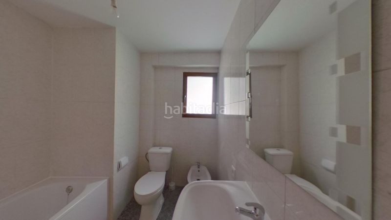 Foto f4671e13-bba2-446a-8388-5a84696027bc. Pis a Malva Rosa Valencia