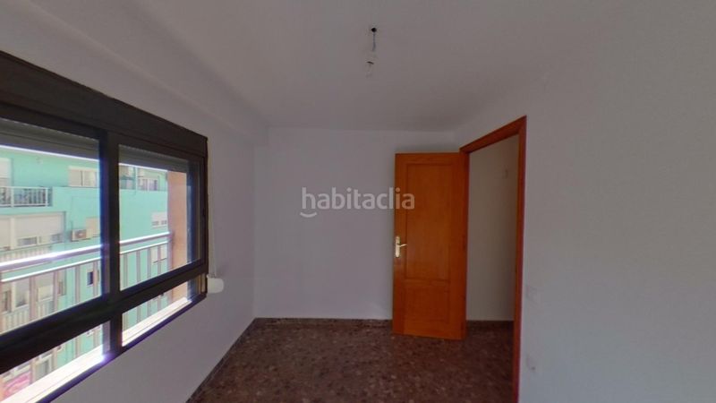Foto fc426f70-d9fb-4c56-b85f-40374c0725ab. Pis a Malva Rosa Valencia