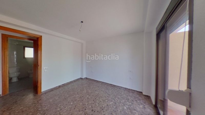 Foto ff61d326-ce51-4d93-9e0d-0d8669261166. Pis a Malva Rosa Valencia