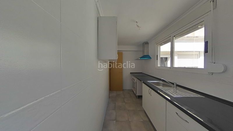 Foto b779dec1-65b1-456e-9b21-50764af67d86. Pis a Malva Rosa Valencia