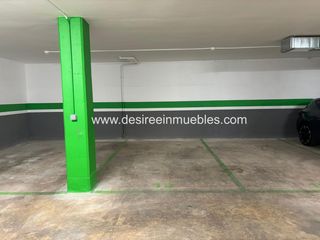 Aparcament cotxe a Carrer del Metge Esteve