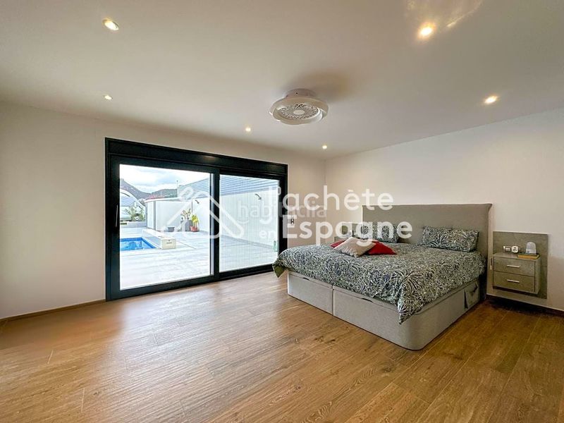 Foto a118429f-d990-4074-ad70-a2408d4e638a. Casa amb piscina a Vilanova d´Escornalbou