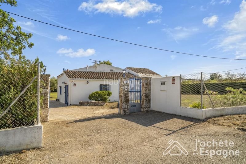 Foto b34e4140-e204-4a79-925a-94ca43d90701. Masia amb piscina a Ulldecona