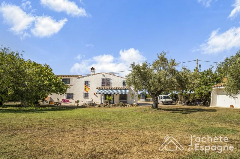 Foto bc6a9d4e-63da-4e43-9653-c512bbd6af26. Masia amb piscina a Ulldecona