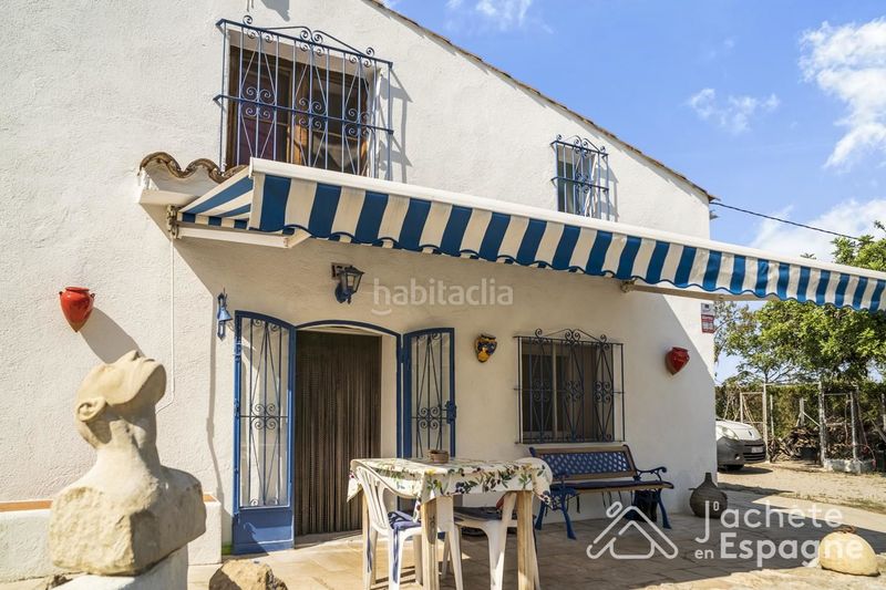 Foto f6d15138-bc7f-4427-980c-fe2e46dff44e. Masia amb piscina a Ulldecona