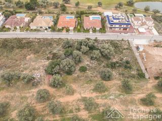 Terreny residencial  Barcelona. Solar urbano 1.000m2 en calle barcelona golf panoramica