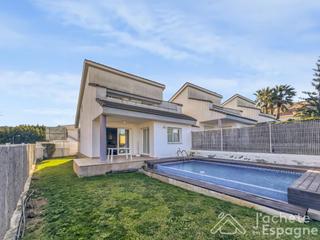 Maison  Carrer dels tarongers. Exclusivo chalet con piscina en peñiscola