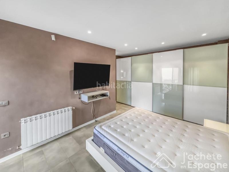 Foto b728b0f3-476a-4c02-b773-fe47438fec12. Casa amb calefacció aparcament a Rossell