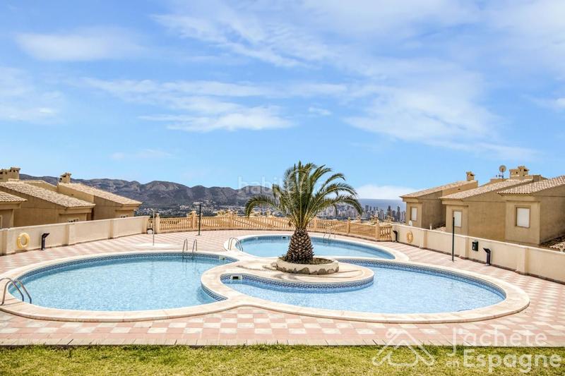 Foto 019e7c19-dab3-4e54-8b4e-a06a0f130190. Casa chalet en zona exclusiva en Coloma Nucia (la)