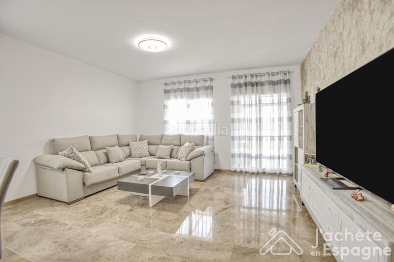 Foto 0380fca1-f96c-4306-9b22-d8600109db4d. Casa chalet en zona exclusiva en Coloma Nucia (la)