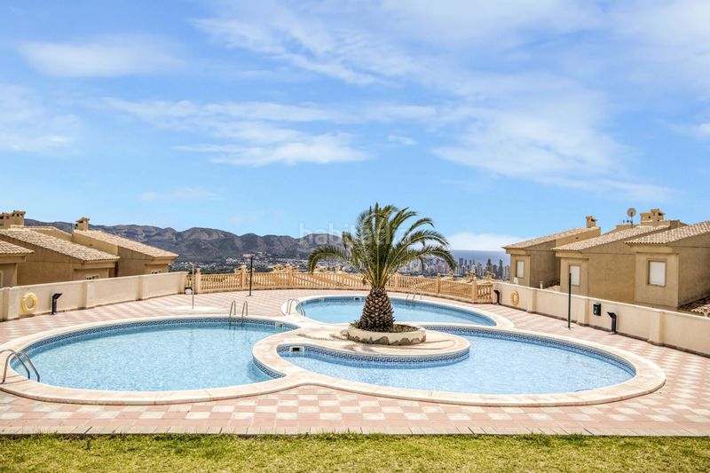 Foto 1933b900-f13f-4469-b49c-13173f8d9a64. Casa amb calefacció aparcament piscina a Coloma Nucia (la)