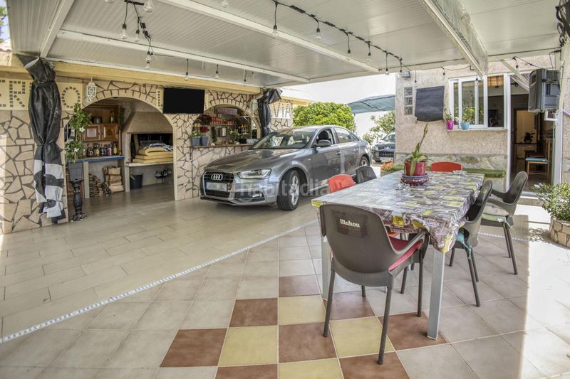 Foto 40f7bdfd-3830-4f9d-8620-b541239e9995. Casa amb calefacció aparcament piscina a Coloma Nucia (la)