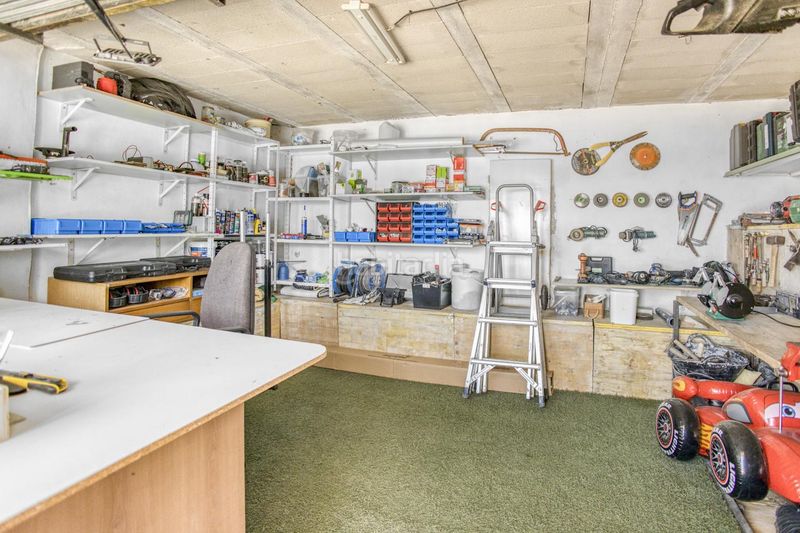 Foto 500e9d0a-5e7f-46e1-9be3-8f10046af853. Casa amb calefacció aparcament piscina a Coloma Nucia (la)