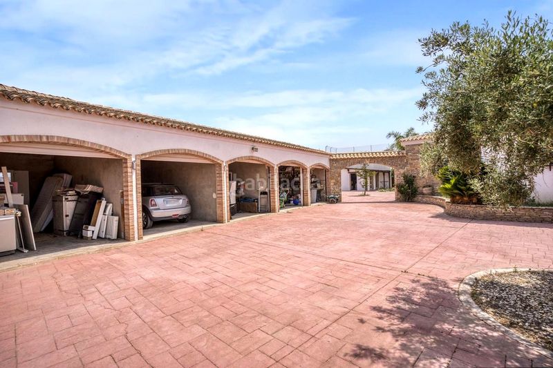 Foto ef517657-5eff-43c3-8651-2818149390ee. Casa amb aparcament piscina a Camí de Paterna-Lloma del Calderer Bétera