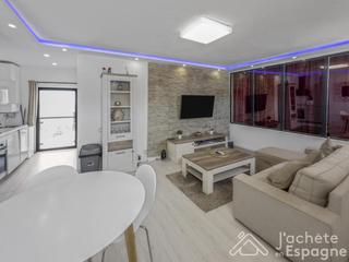Apartament  Plaa de sant telm. Apartamento turstico con terraza, en frente del mar