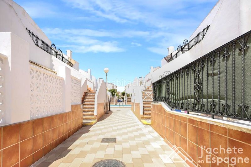 Foto d38d7308-de28-4613-ade4-beb7ba111635. Apartament amb piscina a Zona los Frutales Torrevieja