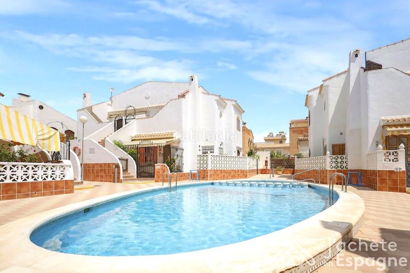 Foto e049ae0b-1c12-414b-9a14-4af4d3aaee15. Apartament amb piscina a Zona los Frutales Torrevieja