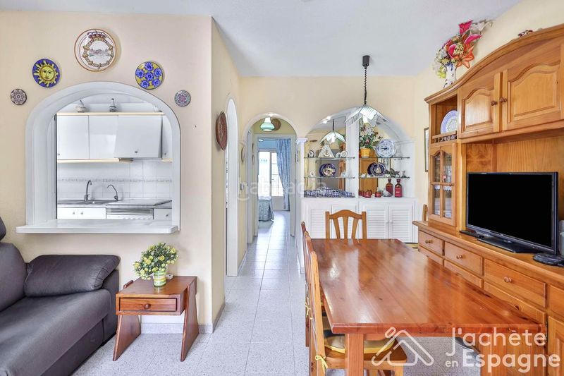 Foto f8bb8fd2-151f-47a0-a749-0520a5d88ea5. Apartament amb piscina a Zona los Frutales Torrevieja