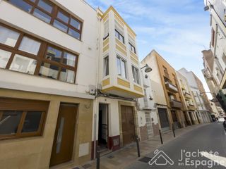 Apartament  De l'angel. Piso y almacen con terraza en el casco antiguo de vinaros